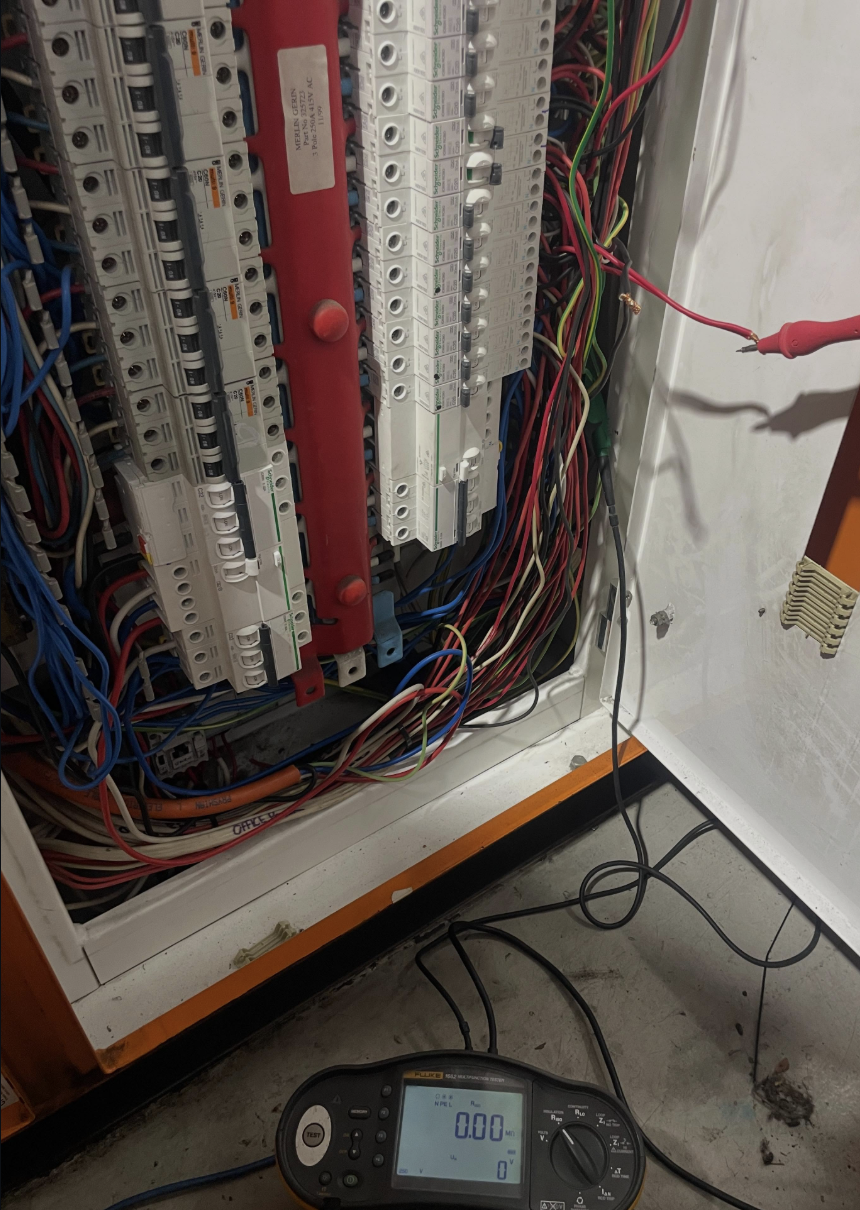Commercial switchboard testing with a Fluke multimeter